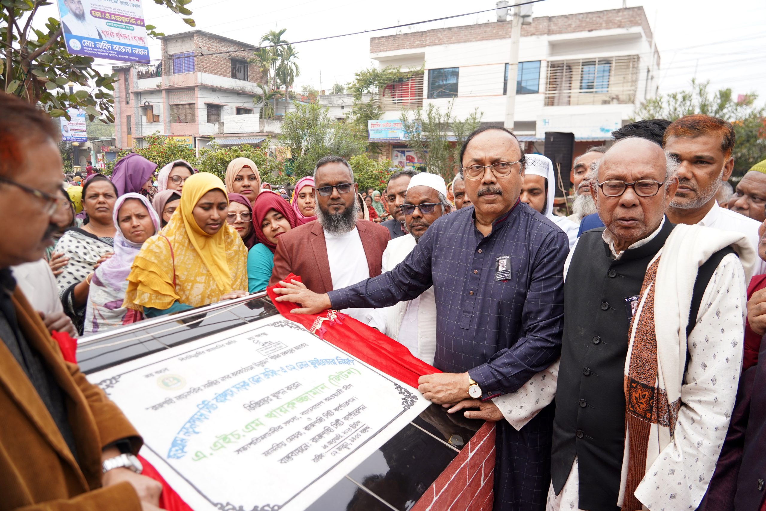 রাজশাহী নগরীতে দুই লেন বিশিষ্ট ফ্লাইওভার নির্মাণ কাজের উদ্বোধন করলেন মেয়র লিটন