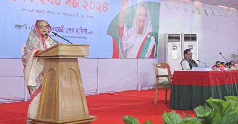 এলাকায় চাঁদাবাজি ও মজুদদারি বন্ধে জনপ্রতিনিধিদের কঠোর হওয়ার নির্দেশ শেখ হাসিনার