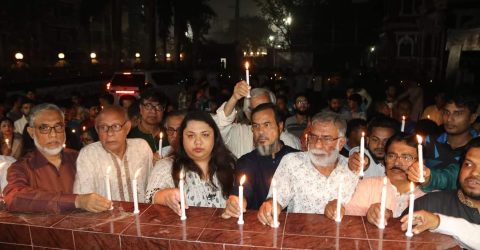 জাতীয় গণহত্যা দিবস উপলক্ষে রাজশাহী মহানগর আ’লীগের আলোর মিছিল ও মোমবাতি প্রজ্জ্বলন