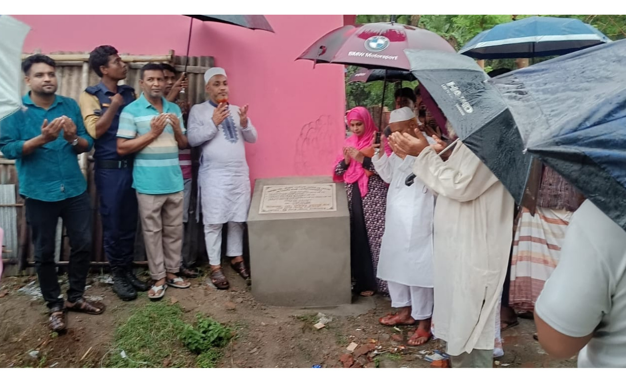 রহনপুরে তিনটি রাস্তার উদ্বোধন করলেন পৌর মেয়র মতিউর রহমান খান